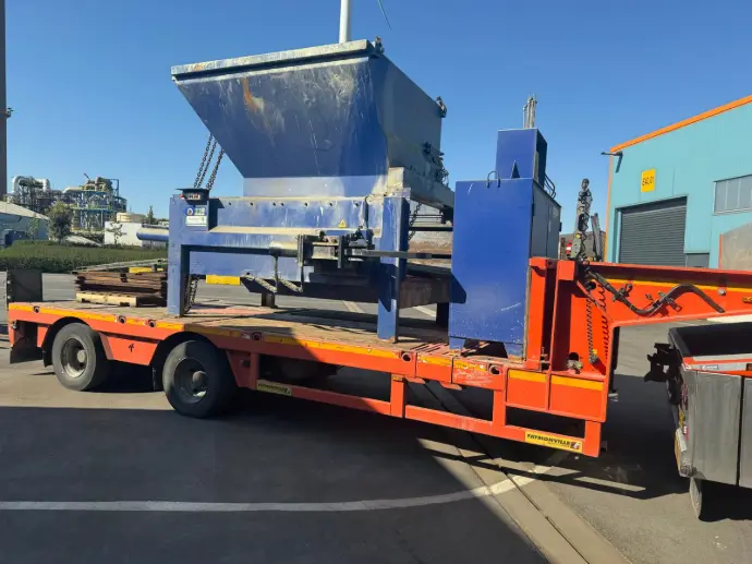 STP 1500FA stationaire pers met hydraulische persinstallatie